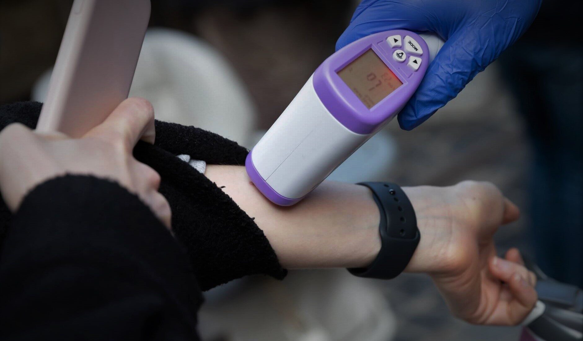 How to measure body temperature correctly - Microlife AG